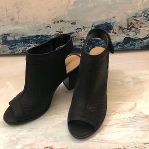 George Peep-toe Booties in Black Size 9